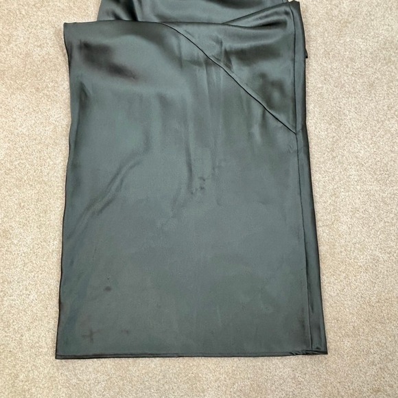 Petal & Pup Selma Off Shoulder Satin Cowl Neck Ruched Side Tie Maxi Dress Sz M - Picture 5 of 10